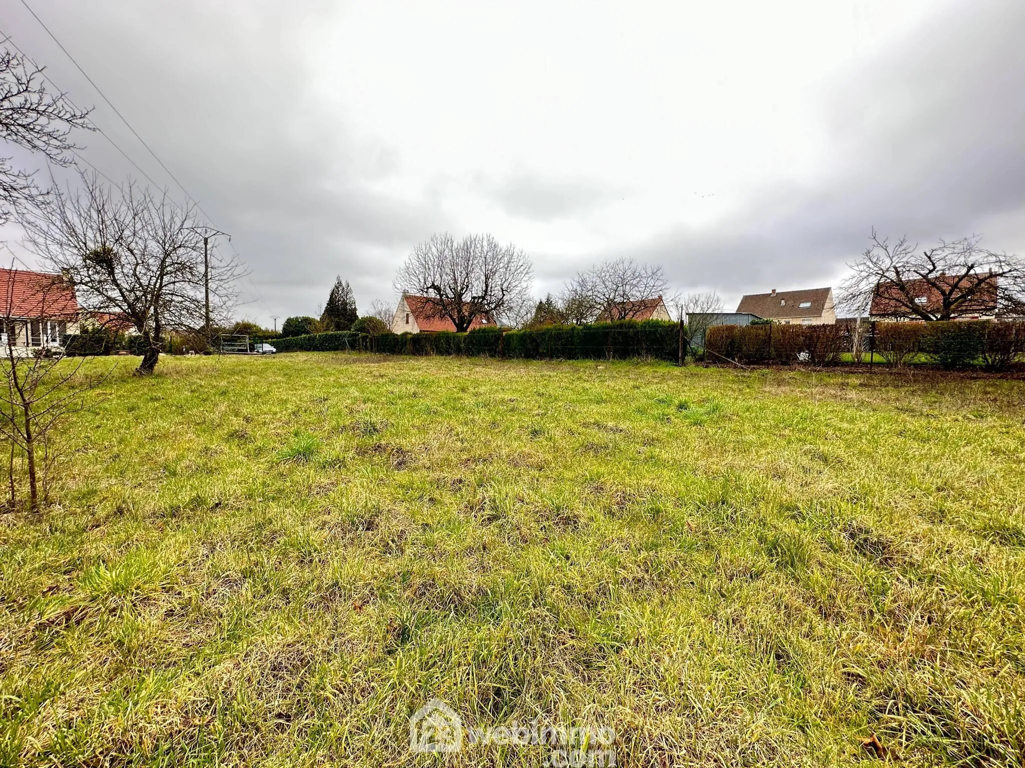 Terrain à bâtir de 1240 m² à Aulnois S/ Laon – Façade 46 m 