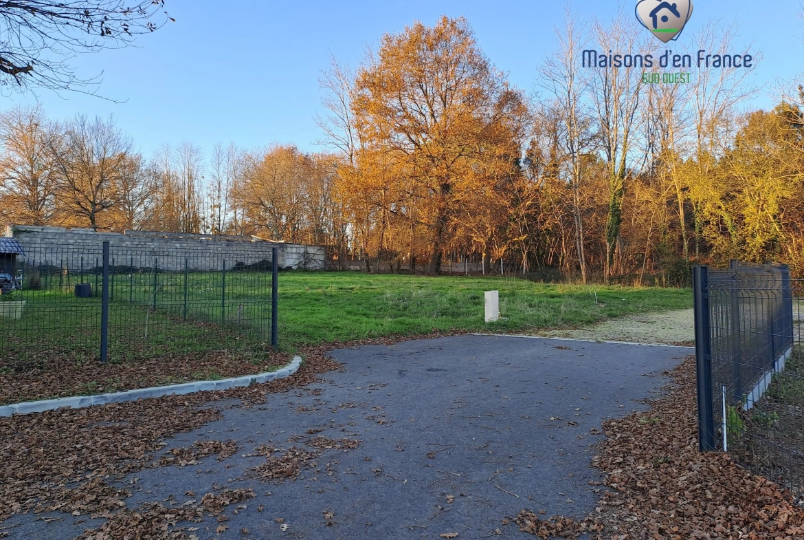 Terrain constructible de 925 m² au Tuzan, proche Bordeaux 