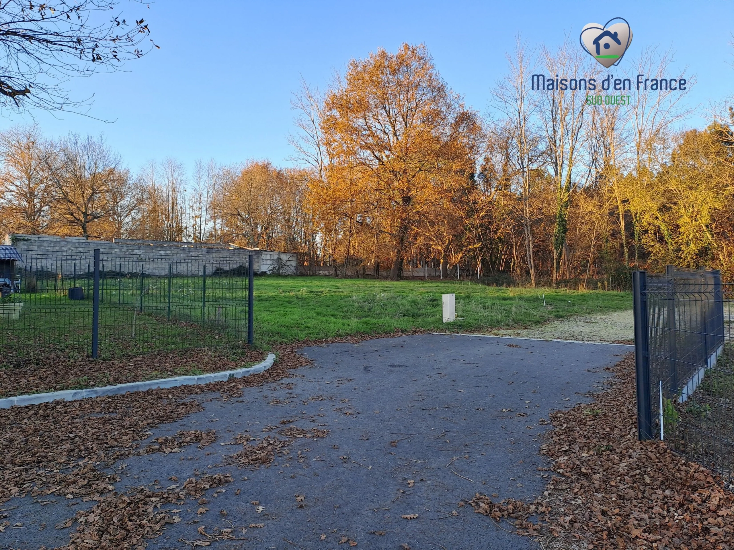 Terrain constructible de 925 m² au Tuzan, proche Bordeaux 