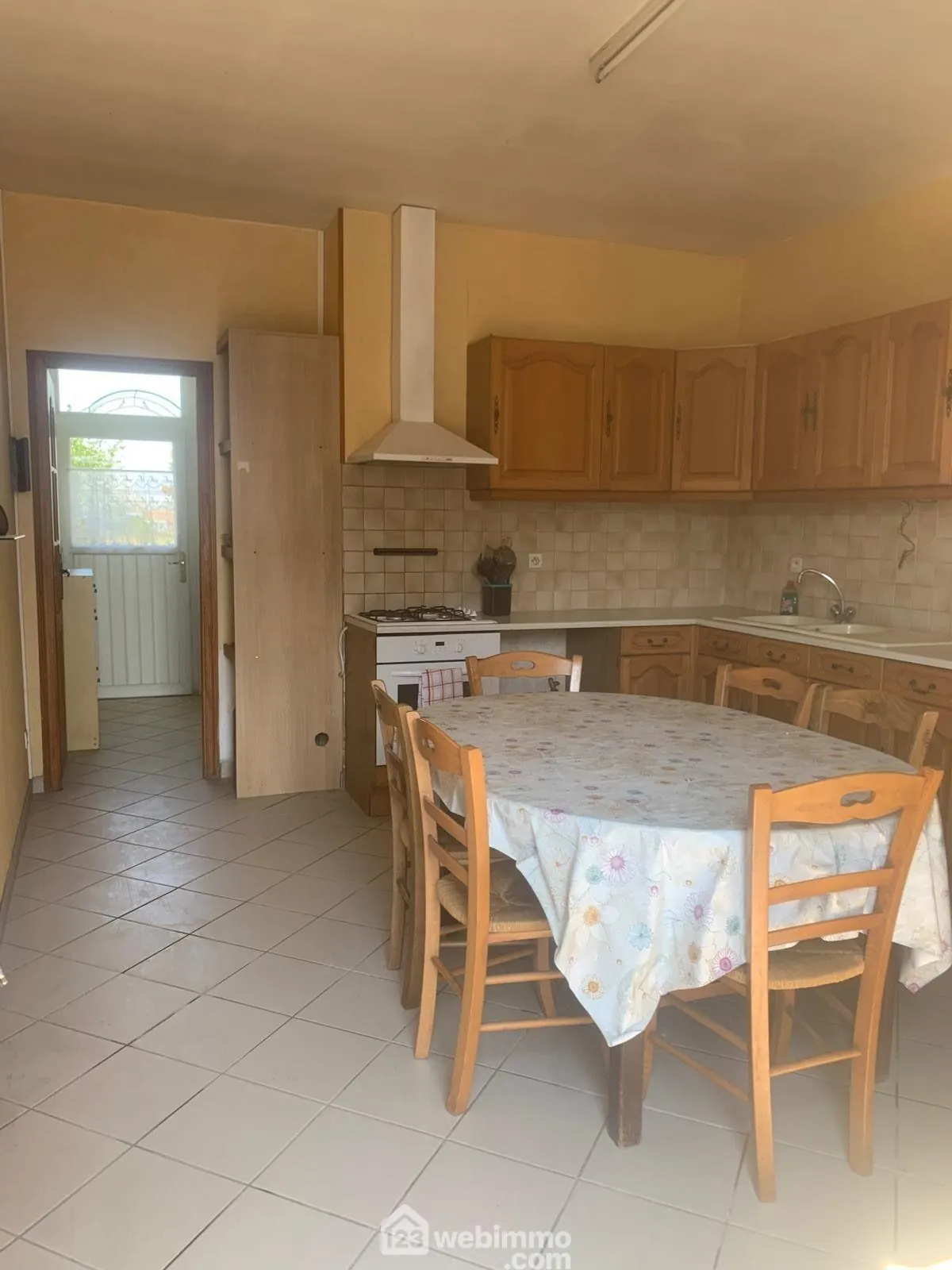 Fermette de 85 m² à Lassigny avec dépendances et grand terrain à rénover 
