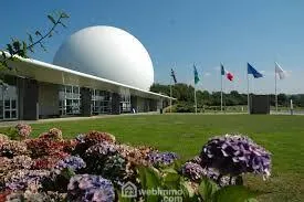 Fonds de commerce à Pleumeur-Bodou, emplacement stratégique et bail long terme 
