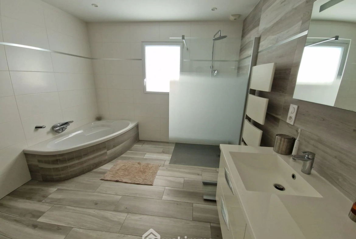 Maison récente de 115 m² avec 3 chambres à La Roche-sur-Yon 