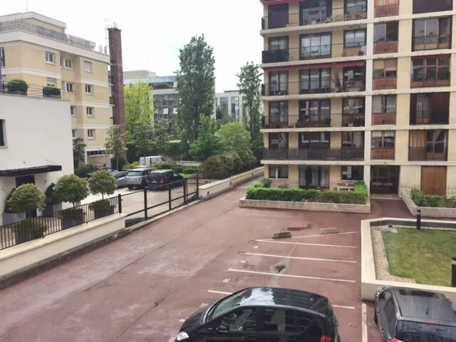 Studio à Boulogne-Billancourt proche métro, cave et parking inclus 