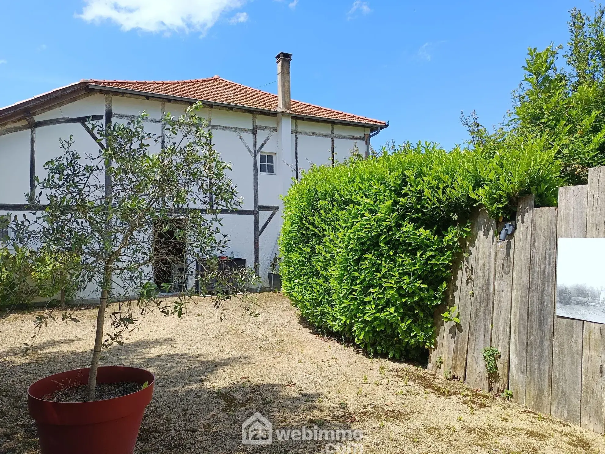 Belle maison renovée de 167 m² avec grand terrain à Brassempouy 