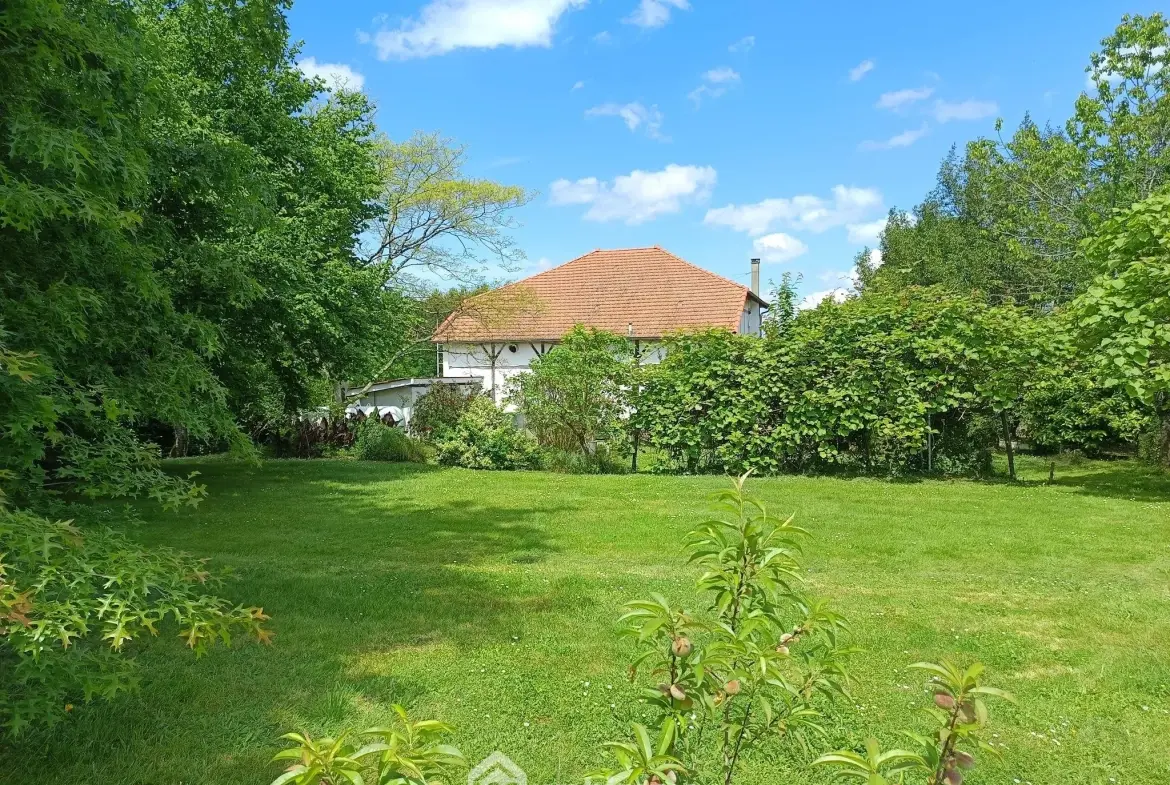 Belle maison renovée de 167 m² avec grand terrain à Brassempouy 