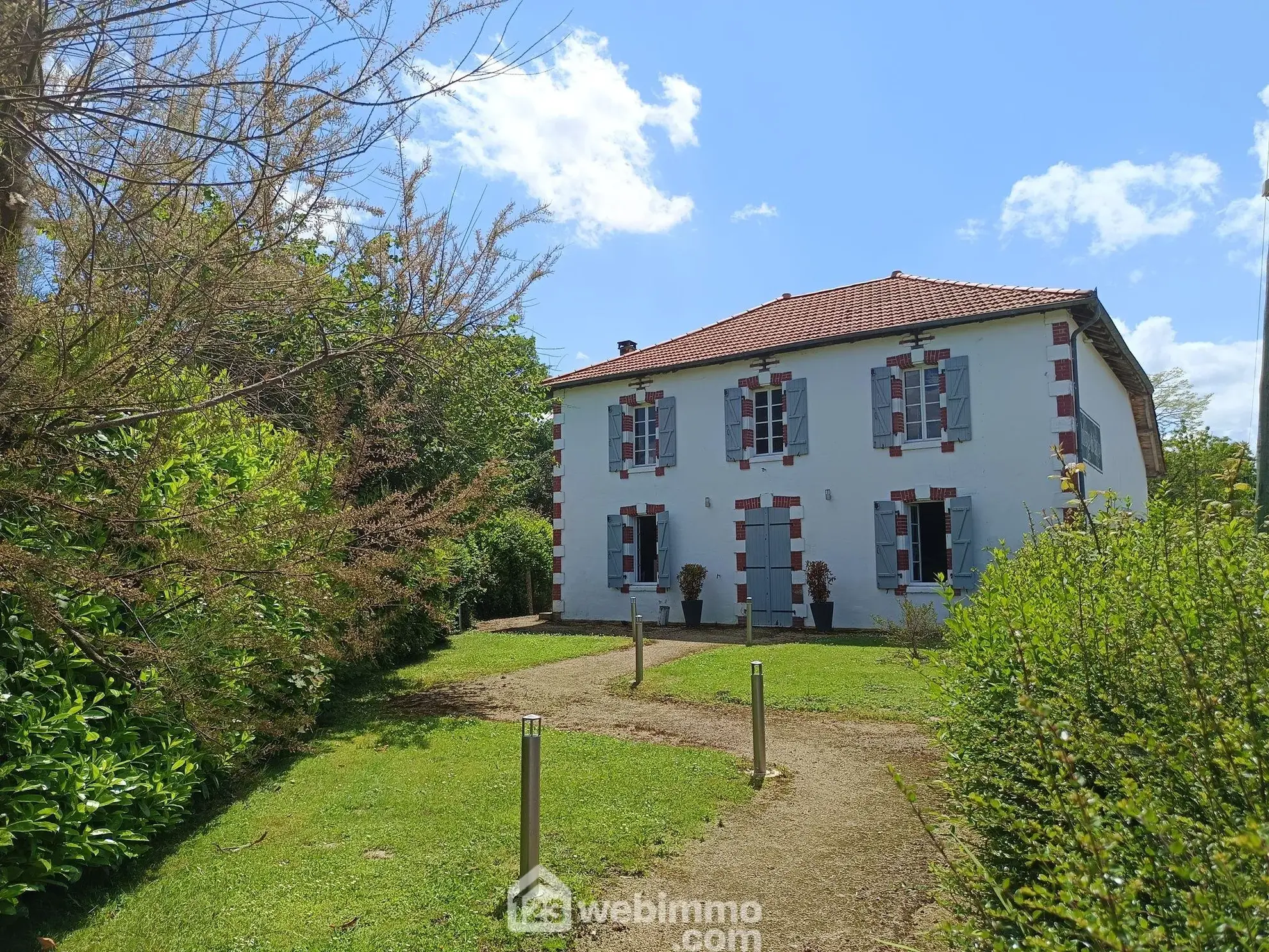 Belle maison renovée de 167 m² avec grand terrain à Brassempouy 