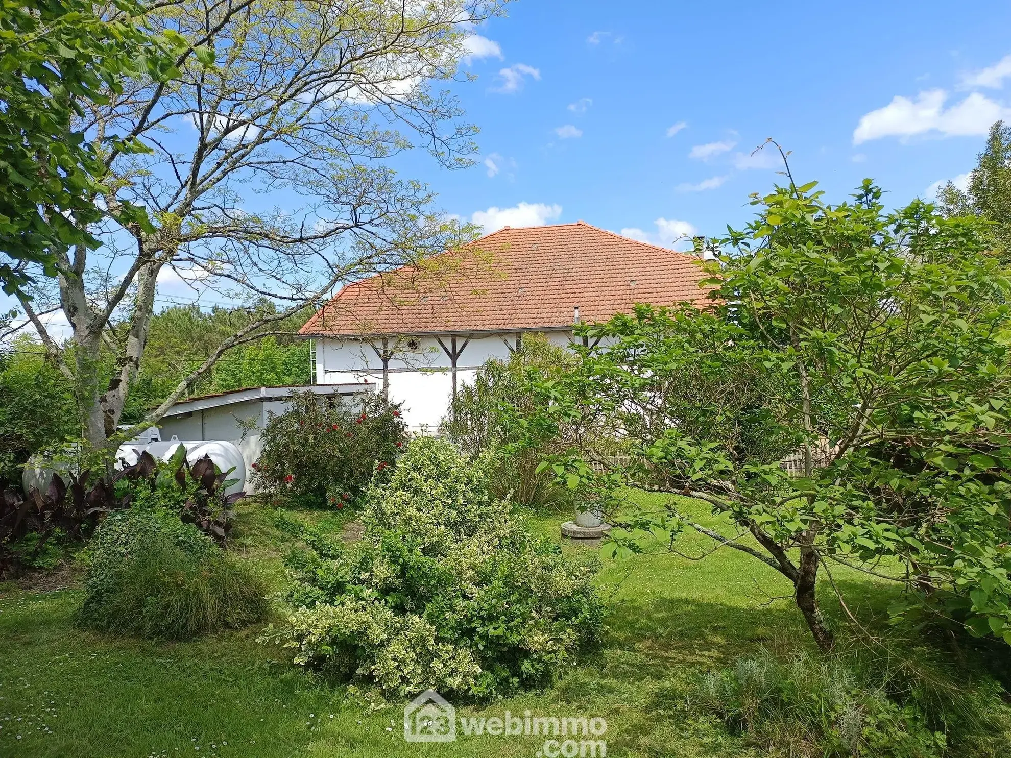 Belle maison renovée de 167 m² avec grand terrain à Brassempouy 