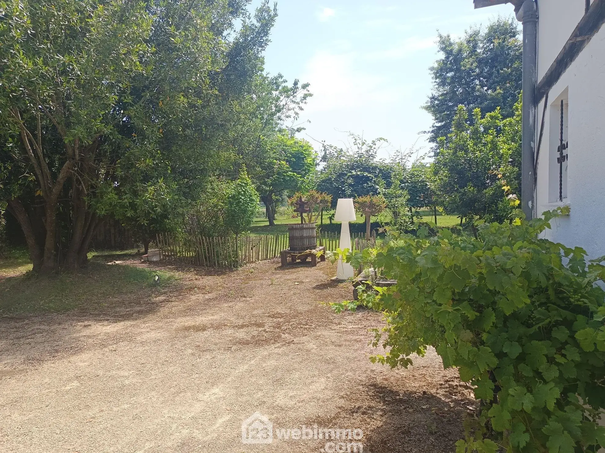 Belle maison renovée de 167 m² avec grand terrain à Brassempouy 