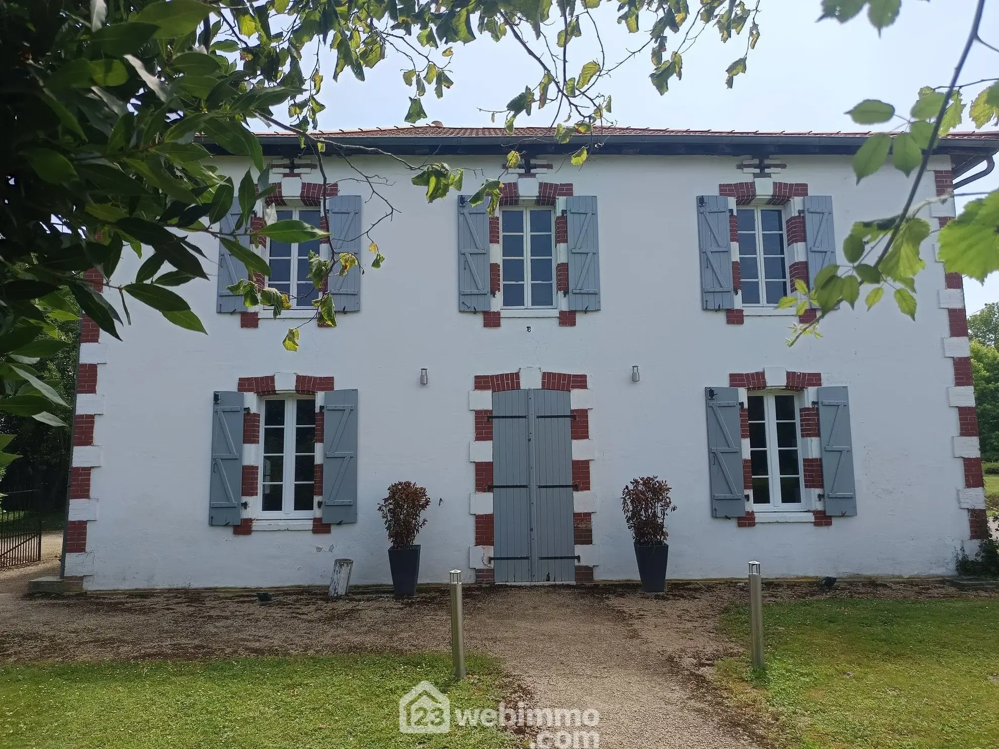 Belle maison renovée de 167 m² avec grand terrain à Brassempouy 