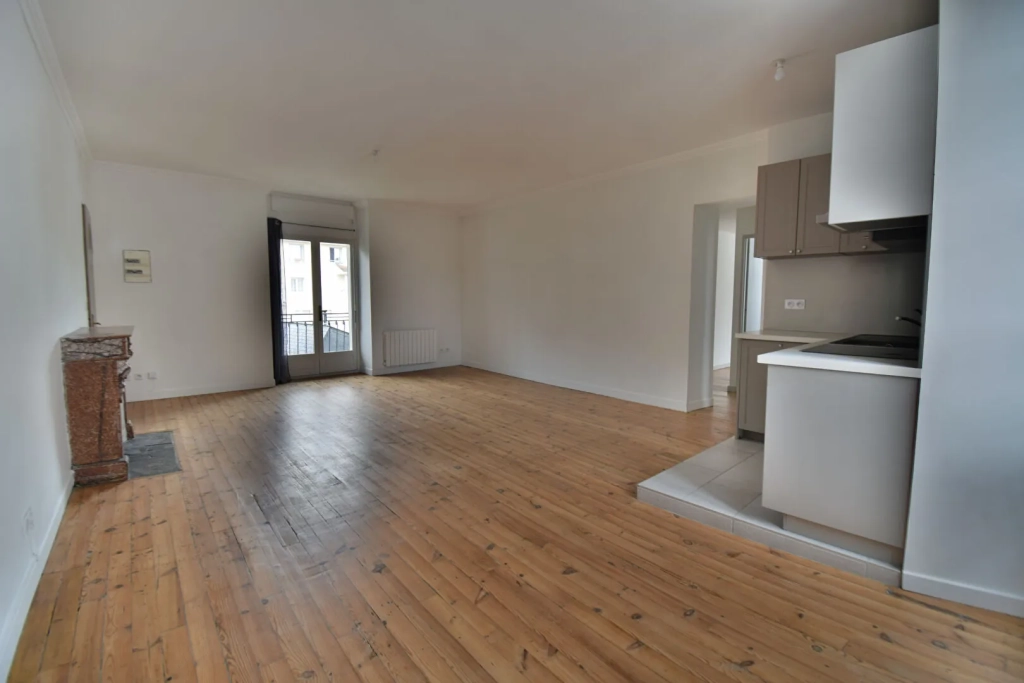 Appartement T3 rénové avec terrasse rooftop à Pau - Centre-ville