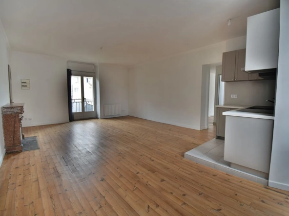 Appartement T3 rénové avec terrasse rooftop à Pau - Centre-ville