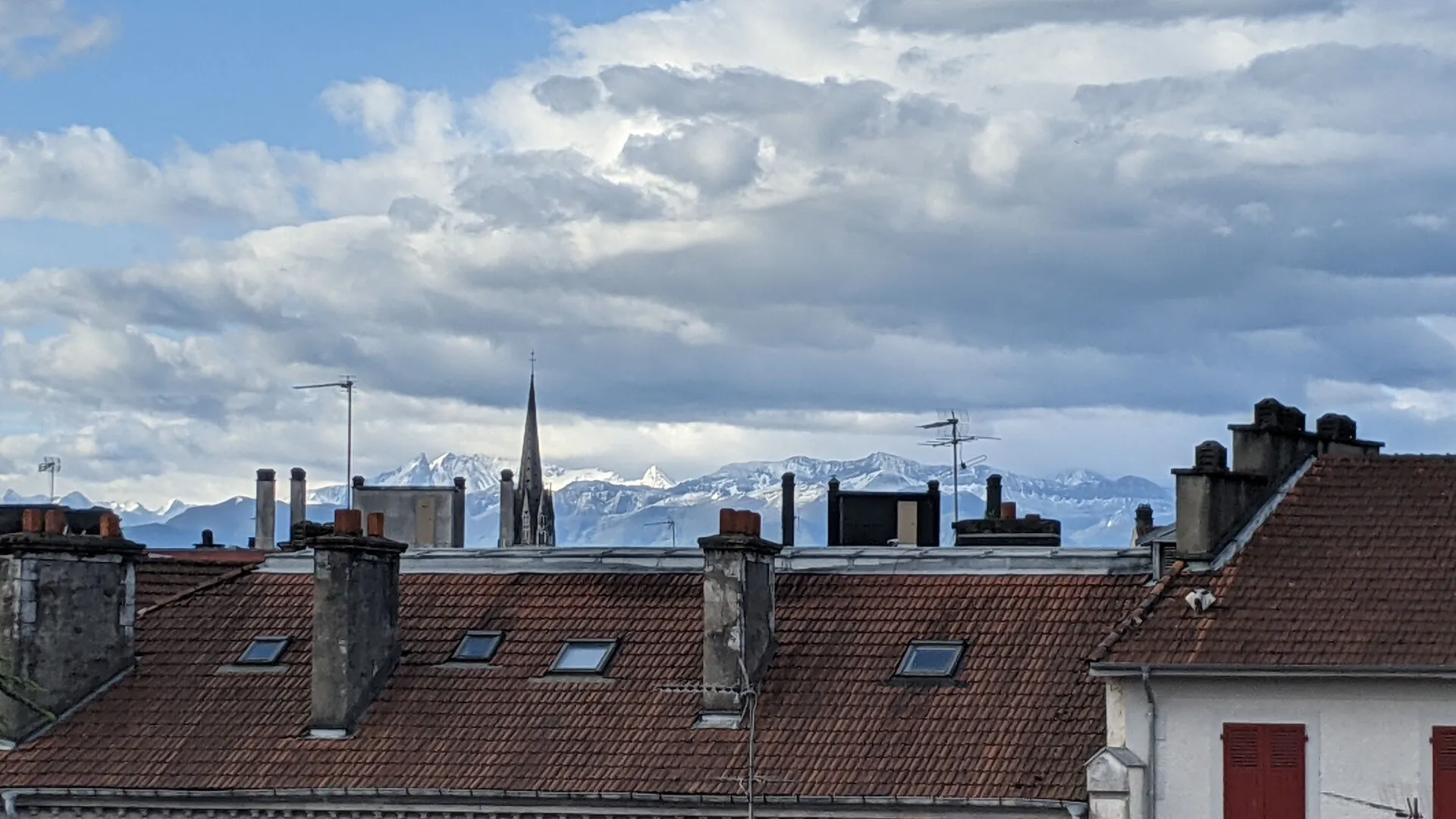 Appartement T3 rénové avec terrasse rooftop à Pau - Centre-ville 
