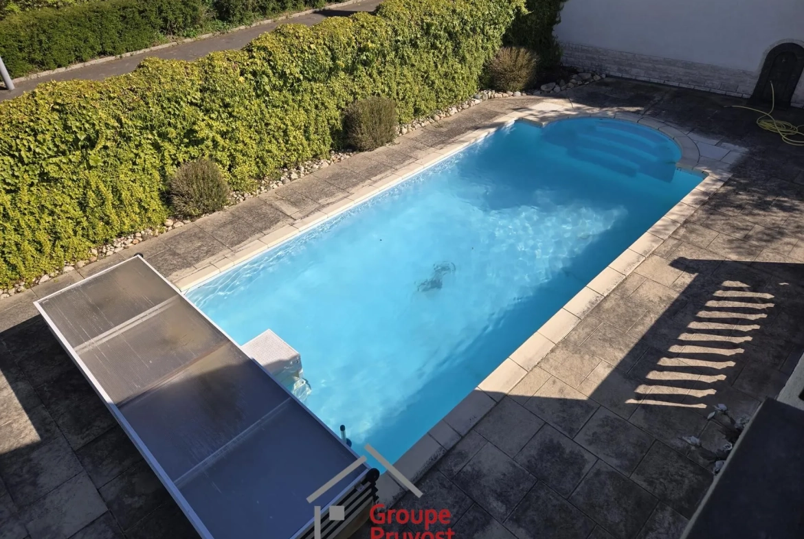 Maison de 99 m² avec piscine et potentiel d'extension à Melay 