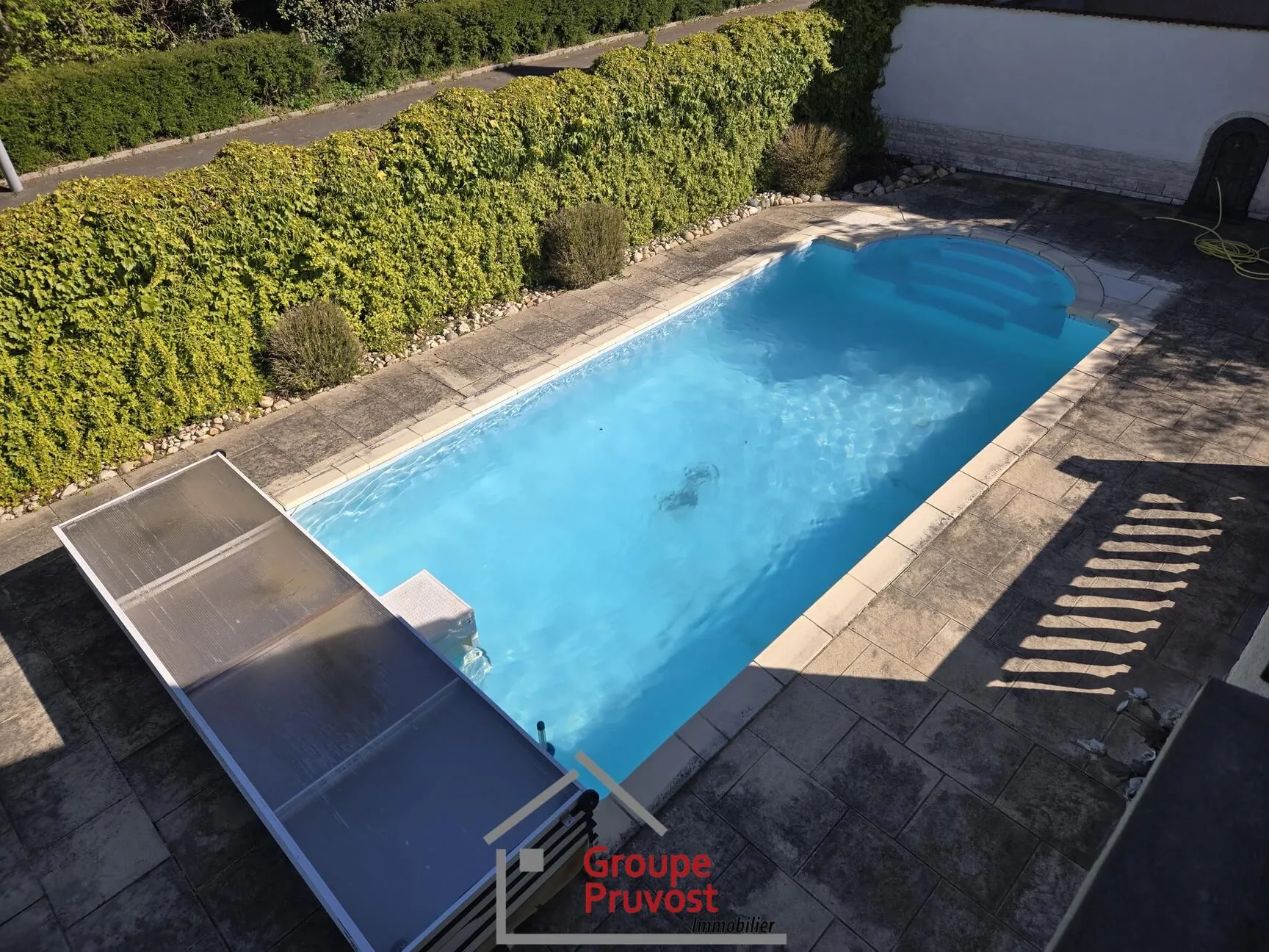 Maison de 99 m² avec piscine et potentiel d'extension à Melay 