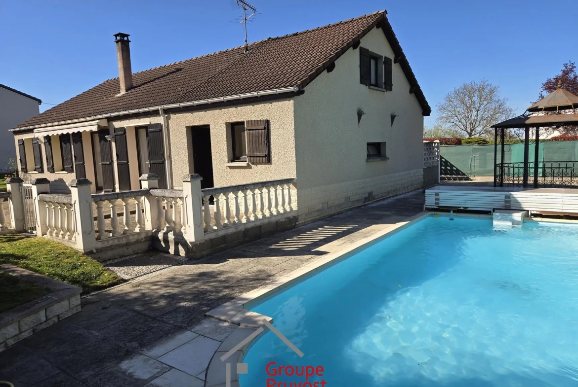 Maison de 99 m² avec piscine et potentiel d'extension à Melay 