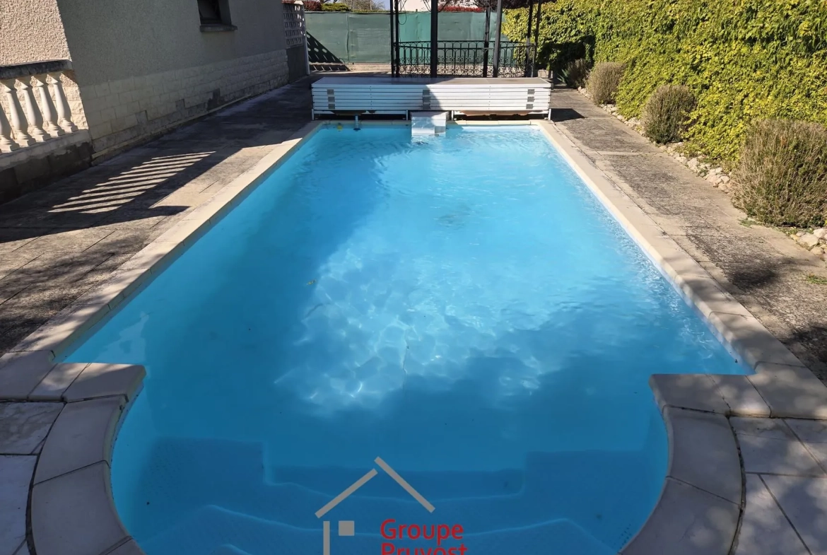 Maison de 99 m² avec piscine et potentiel d'extension à Melay 