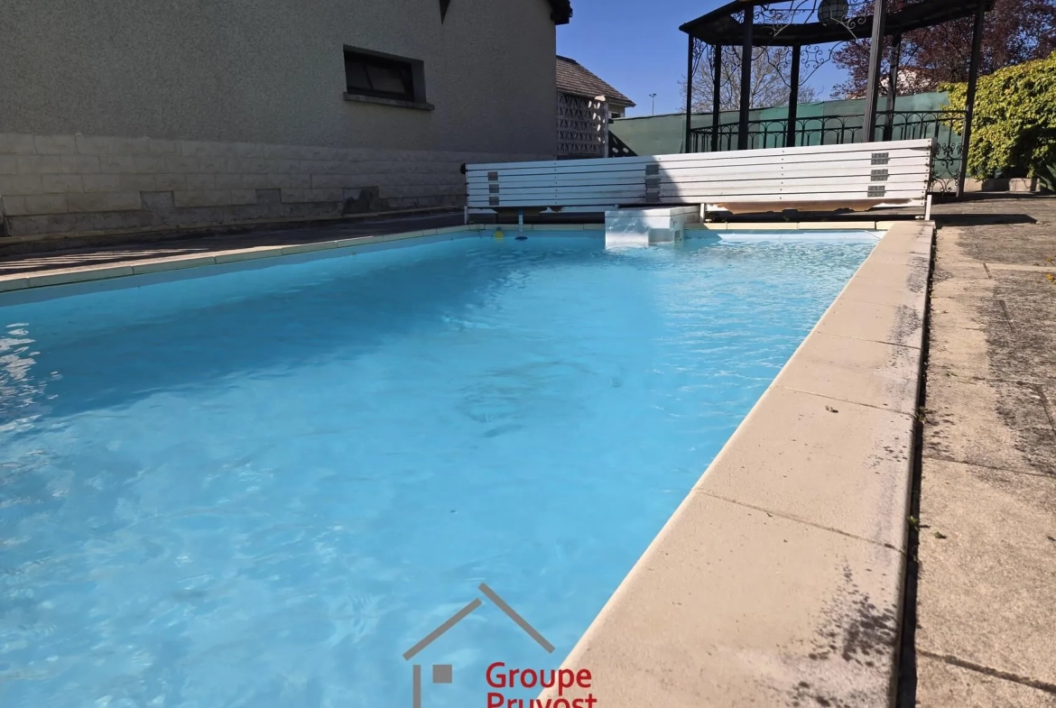 Maison de 99 m² avec piscine et potentiel d'extension à Melay 