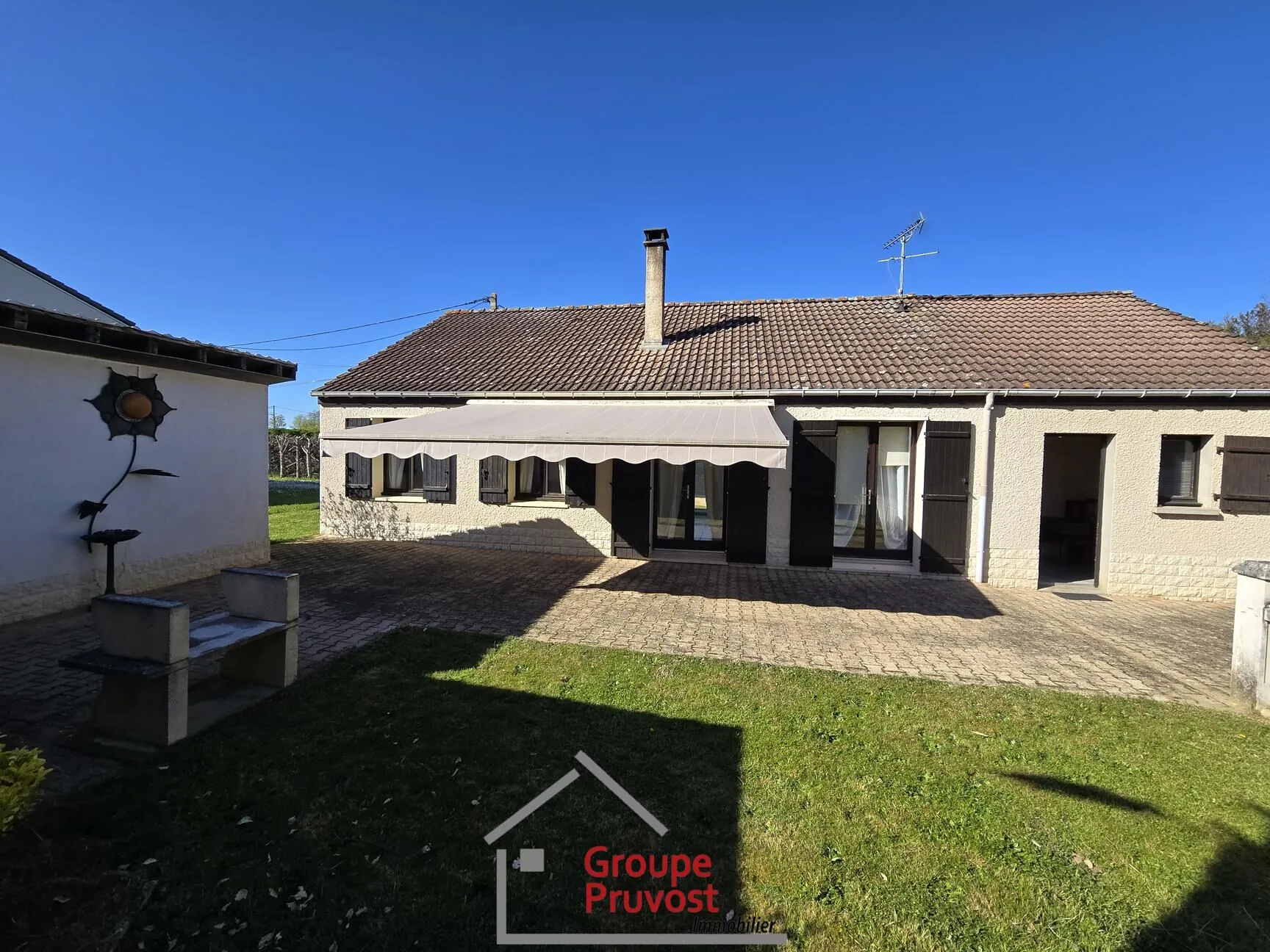 Maison de 99 m² avec piscine et potentiel d'extension à Melay 