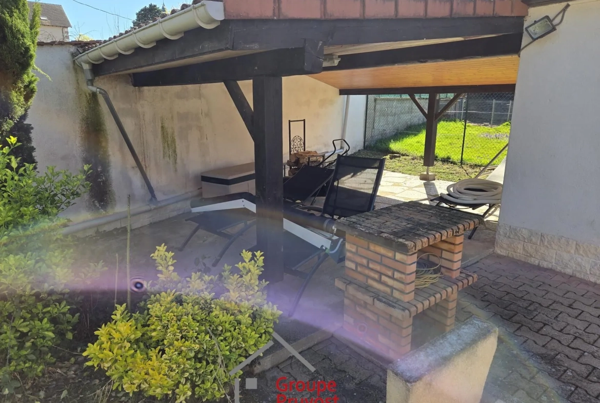 Maison de 99 m² avec piscine et potentiel d'extension à Melay 