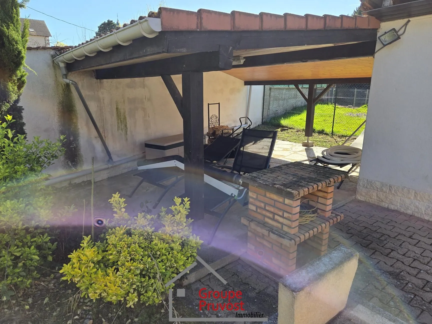 Maison de 99 m² avec piscine et potentiel d'extension à Melay 