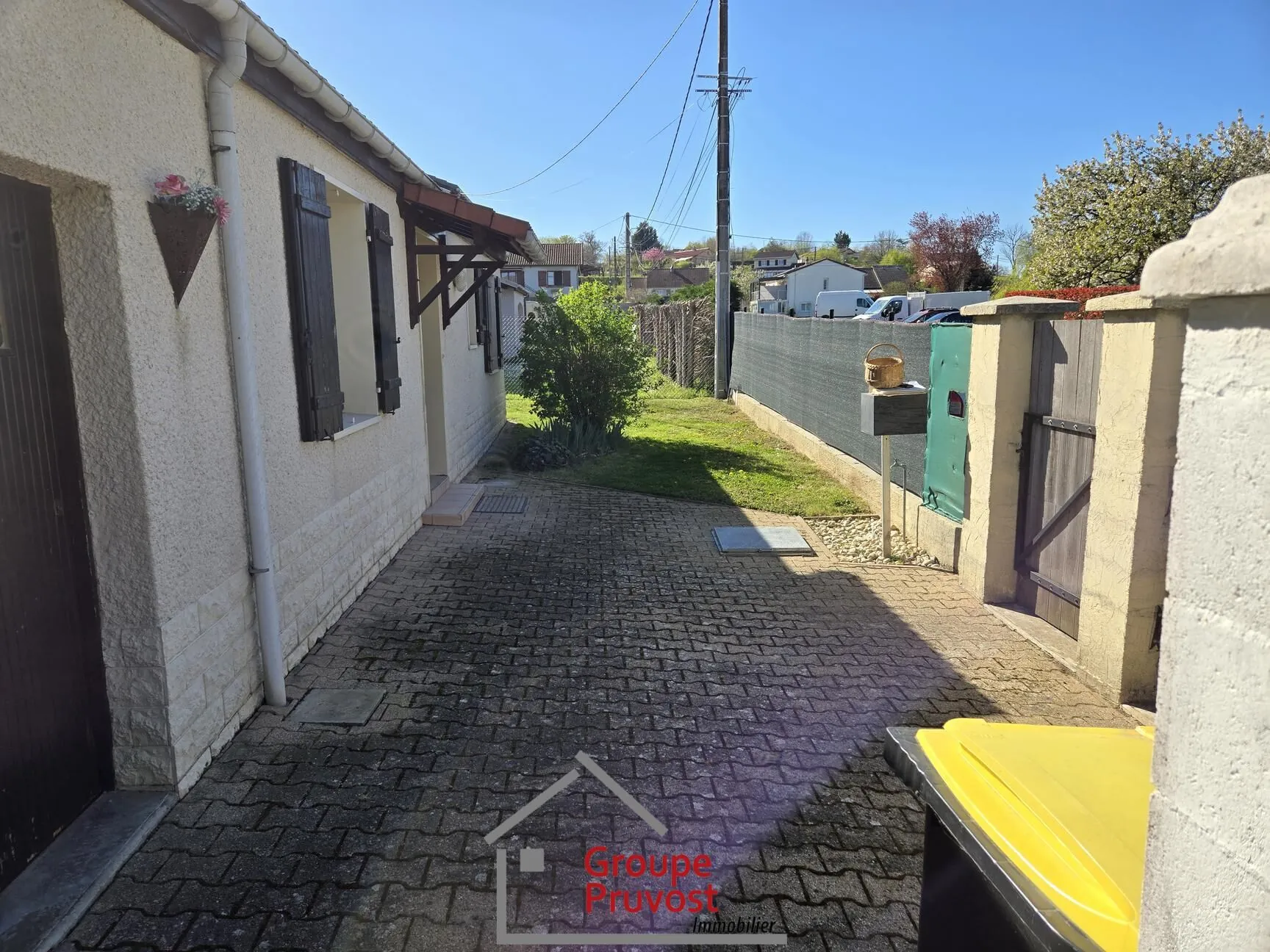 Maison de 99 m² avec piscine et potentiel d'extension à Melay 