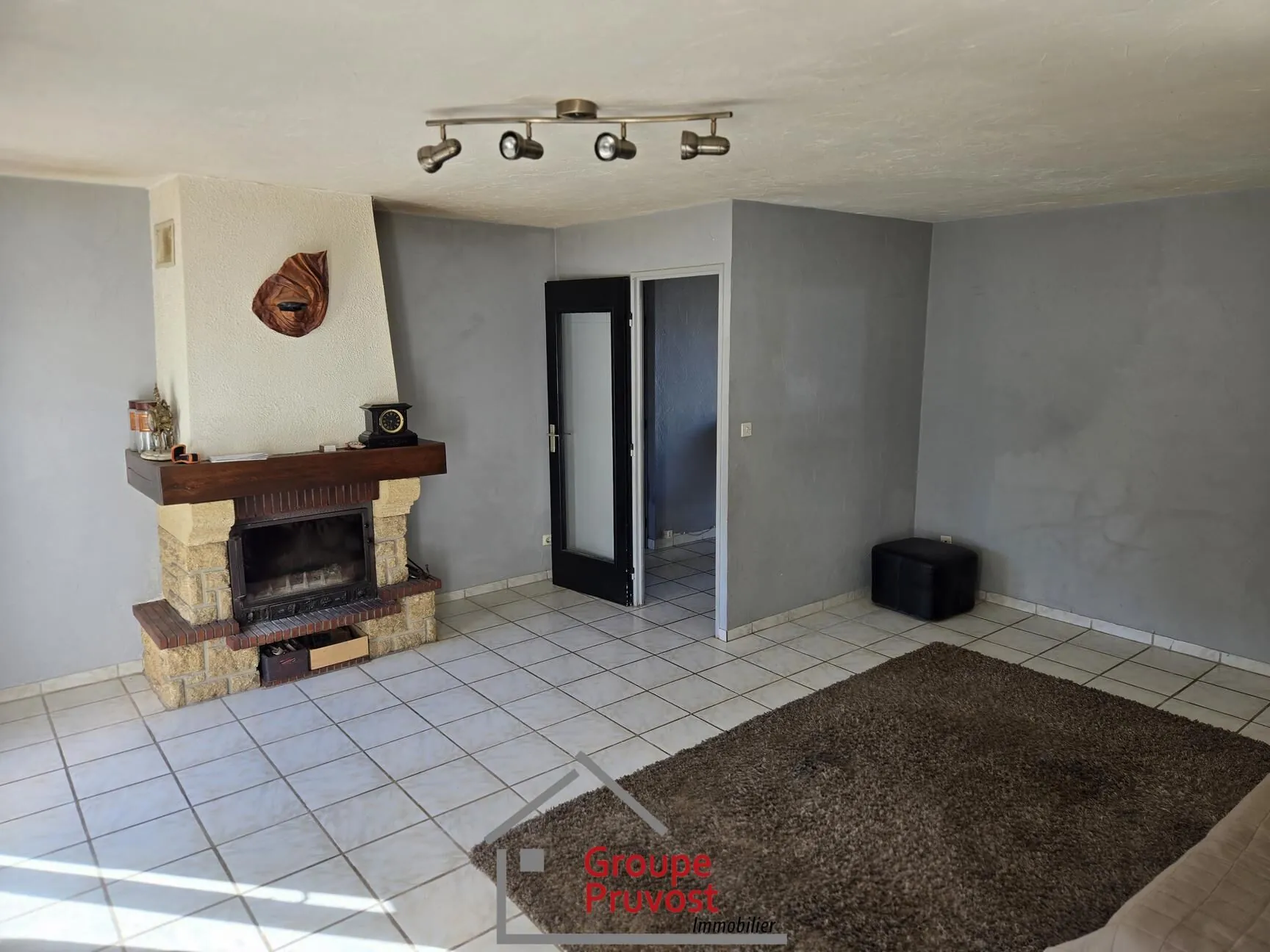 Maison de 99 m² avec piscine et potentiel d'extension à Melay 