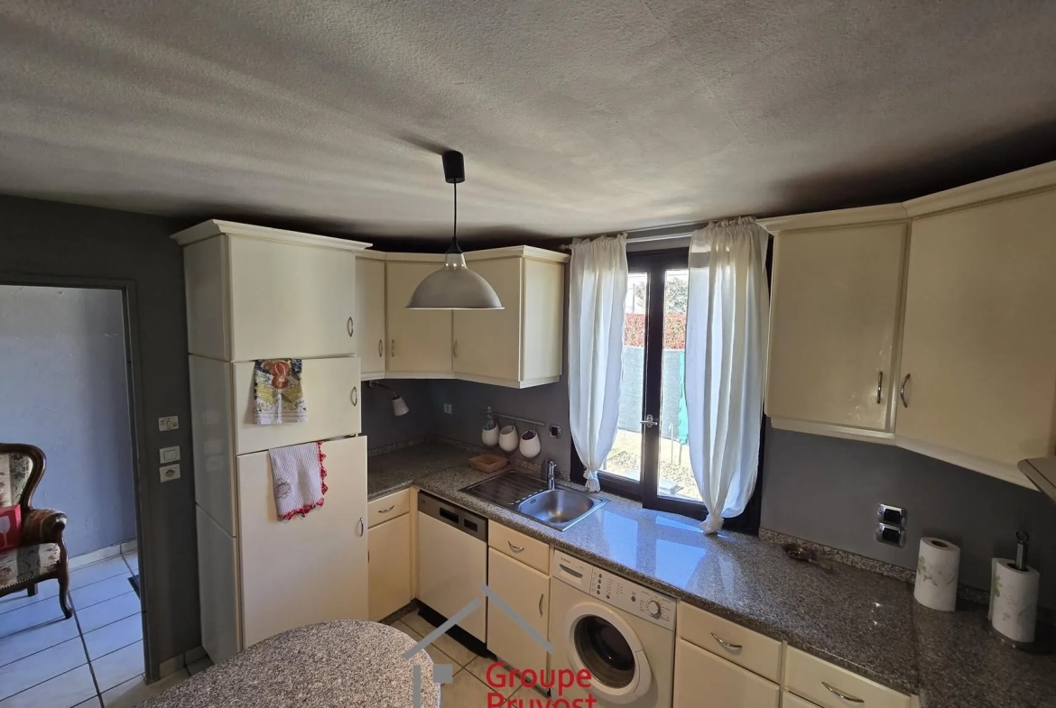 Maison de 99 m² avec piscine et potentiel d'extension à Melay 