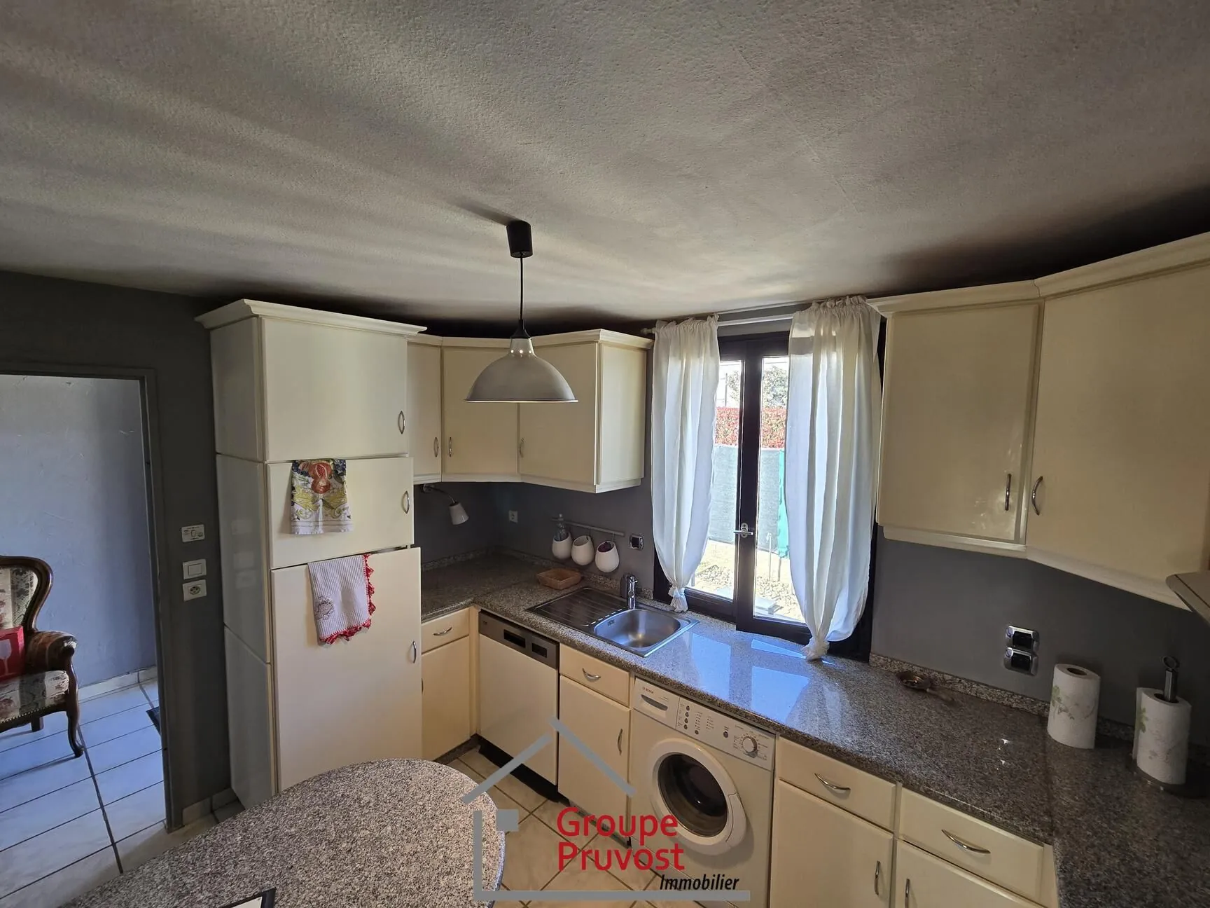 Maison de 99 m² avec piscine et potentiel d'extension à Melay 