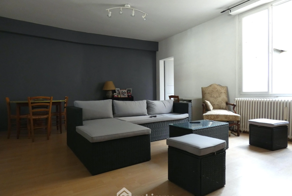 Appartement de 102 m² avec terrasse au centre de Châtellerault 
