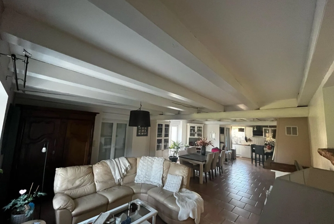 Magnifique ferme rénovée à 20 minutes d'Épinal avec dépendance et terrain de 2500 m² 