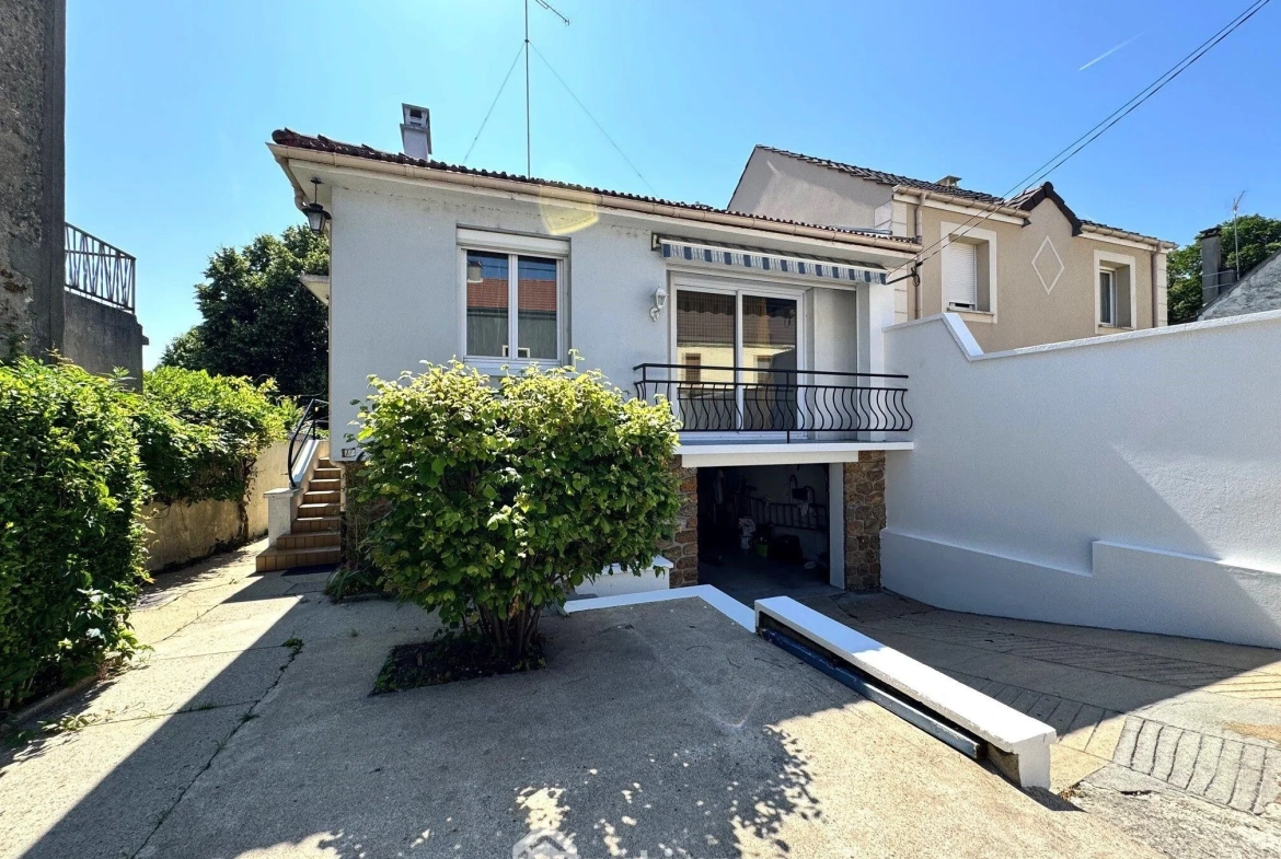 Maison de 81 m² à vendre à Leuville-sur-Orge en centre-ville, avec jardin et garage 
