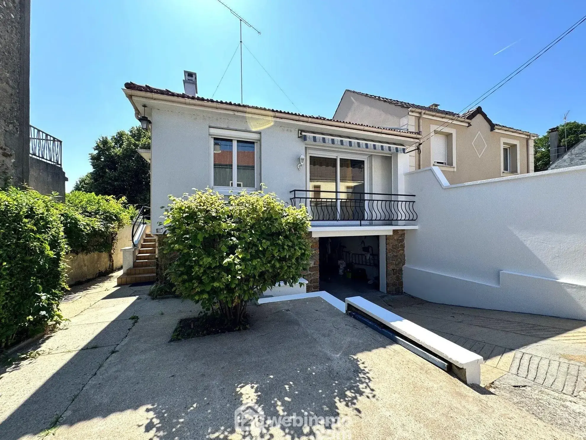 Maison de 81 m² à vendre à Leuville-sur-Orge en centre-ville, avec jardin et garage 