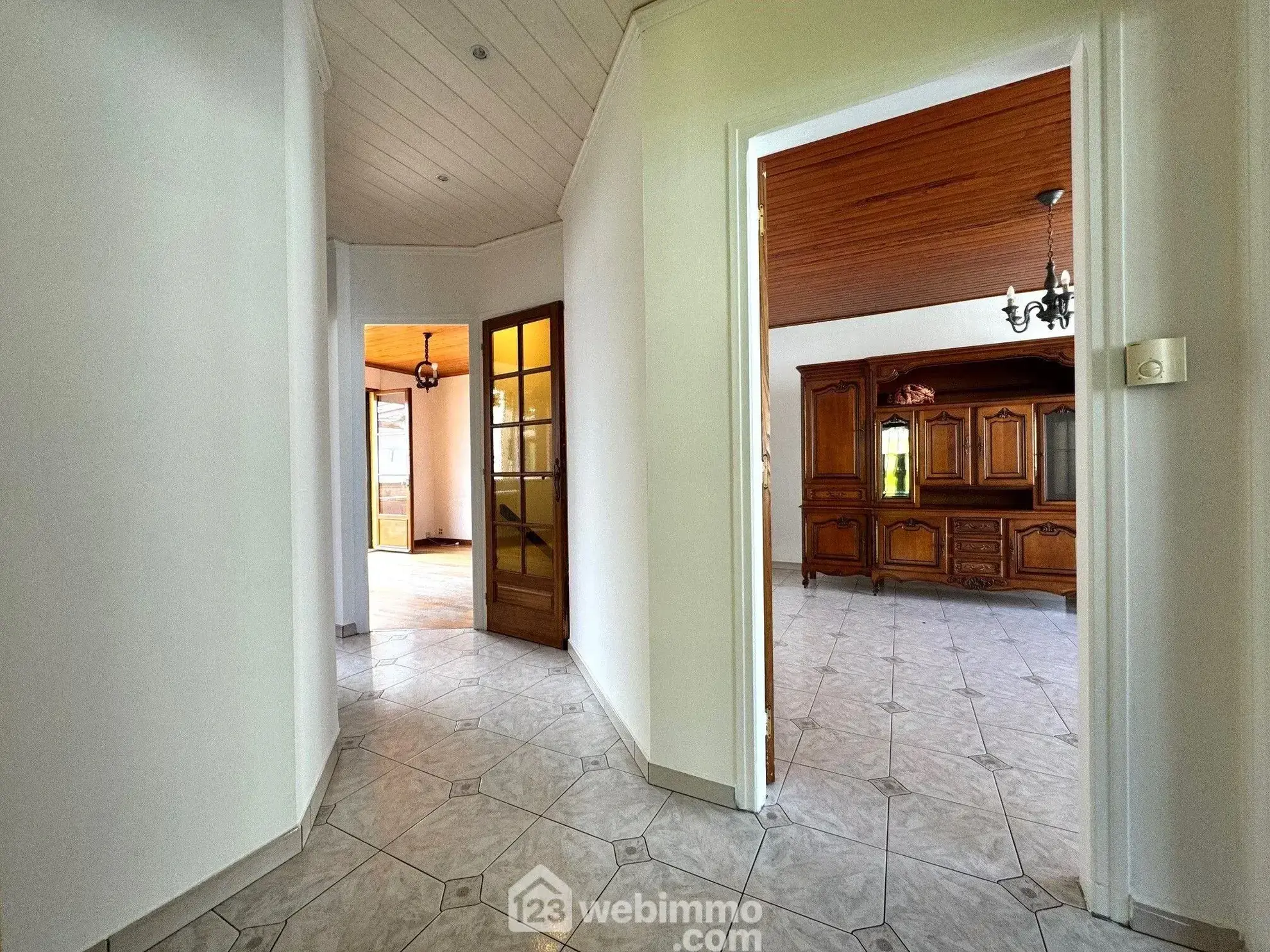 Maison de 81 m² à vendre à Leuville-sur-Orge en centre-ville, avec jardin et garage 