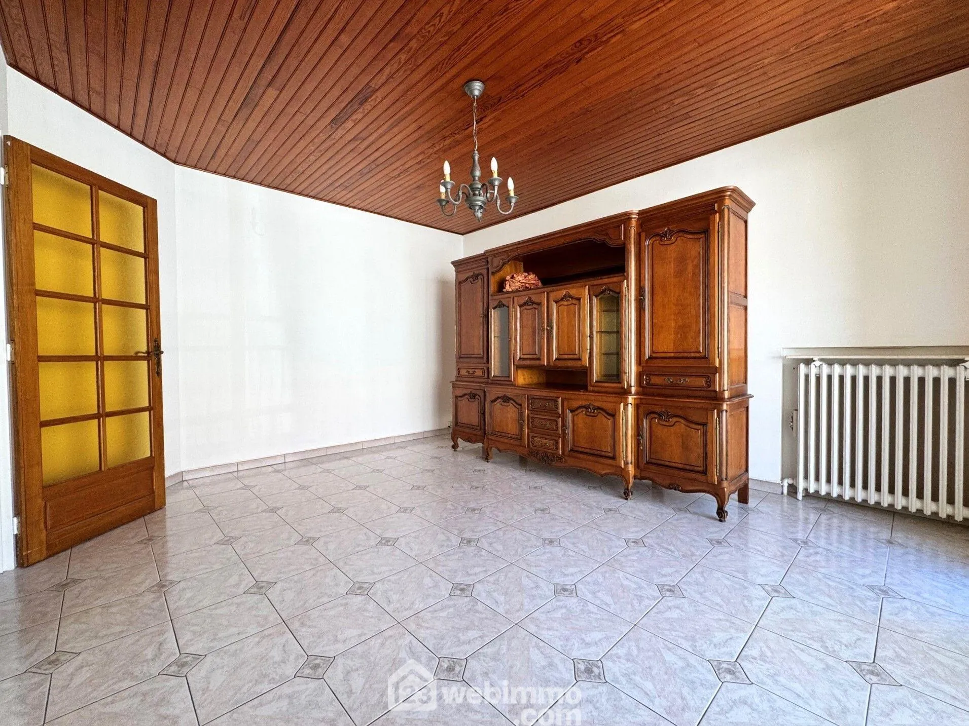 Maison de 81 m² à vendre à Leuville-sur-Orge en centre-ville, avec jardin et garage 