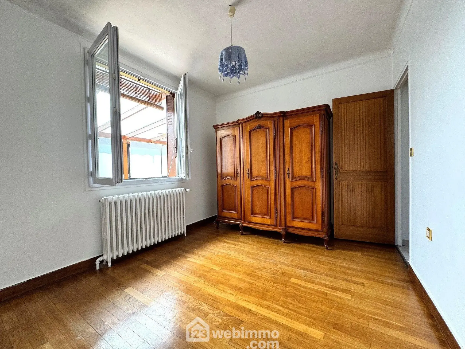 Maison de 81 m² à vendre à Leuville-sur-Orge en centre-ville, avec jardin et garage 