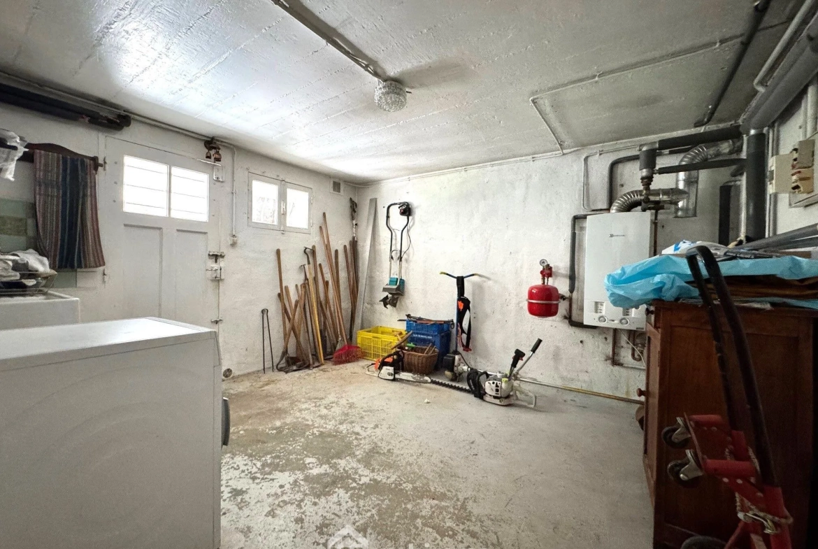 Maison de 81 m² à vendre à Leuville-sur-Orge en centre-ville, avec jardin et garage 