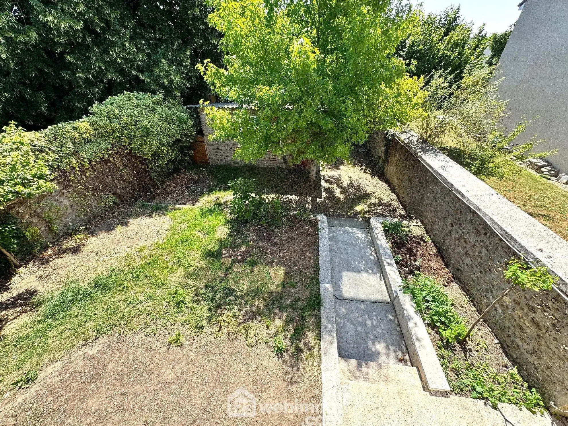 Maison de 81 m² à vendre à Leuville-sur-Orge en centre-ville, avec jardin et garage 