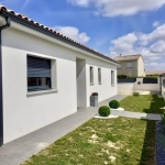 Maison de plain-pied avec 3 chambres, séjour lumineux et garage à Terssac
