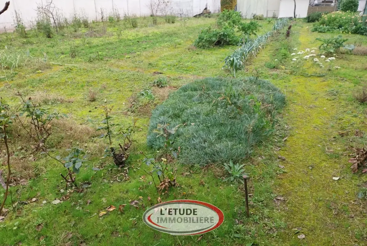 Terrain constructible de 228 m² à Bouguenais, parfait pour investissement ou première acquisition 