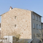 Immeuble à rénover à Carmaux avec 2 appartements, garages et jardin
