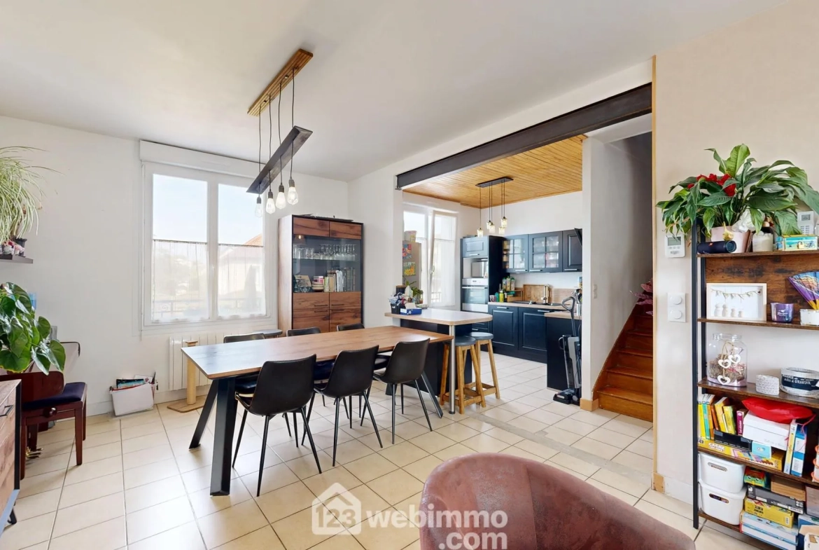 Maison indépendante de 78m² à Compiègne avec garage et jardin plein sud 