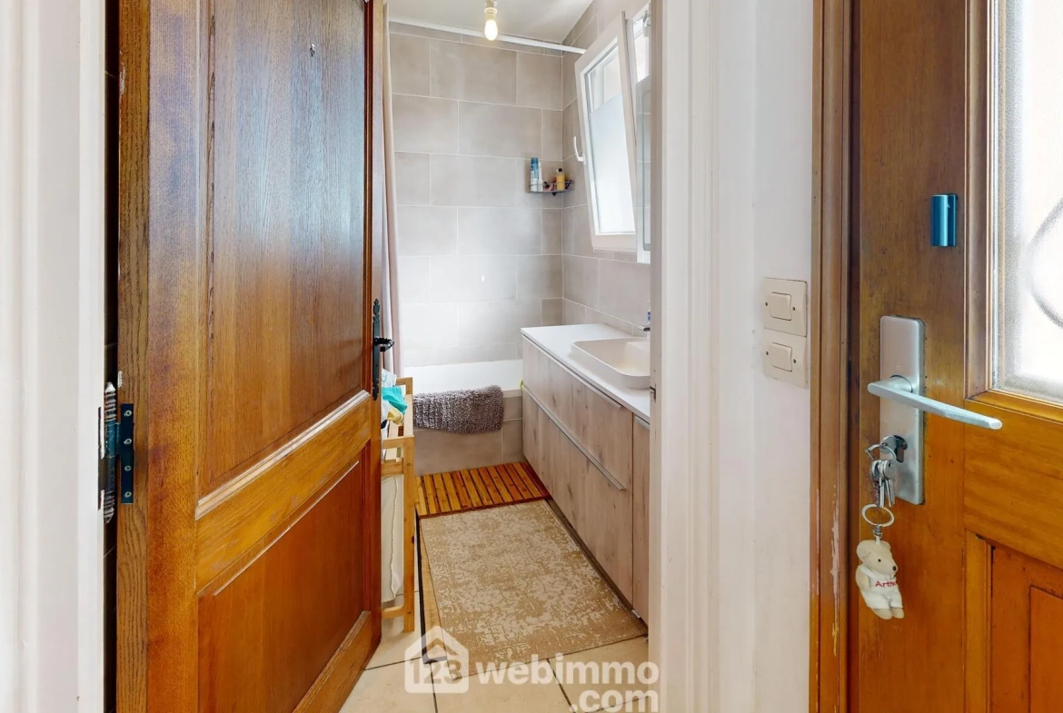 Maison indépendante de 78m² à Compiègne avec garage et jardin plein sud 