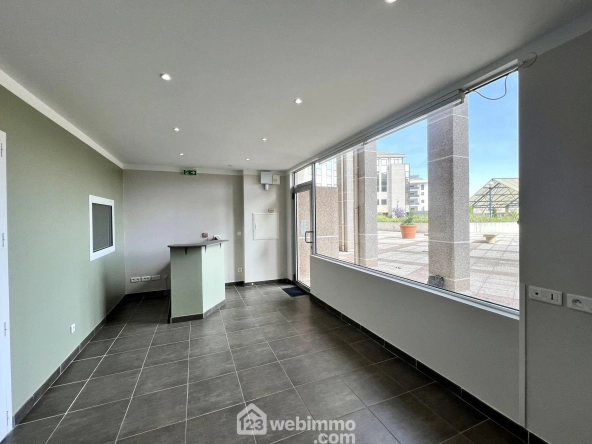 Local commercial de 41 m² à vendre à Bastia, Résidence du Forum du Fango