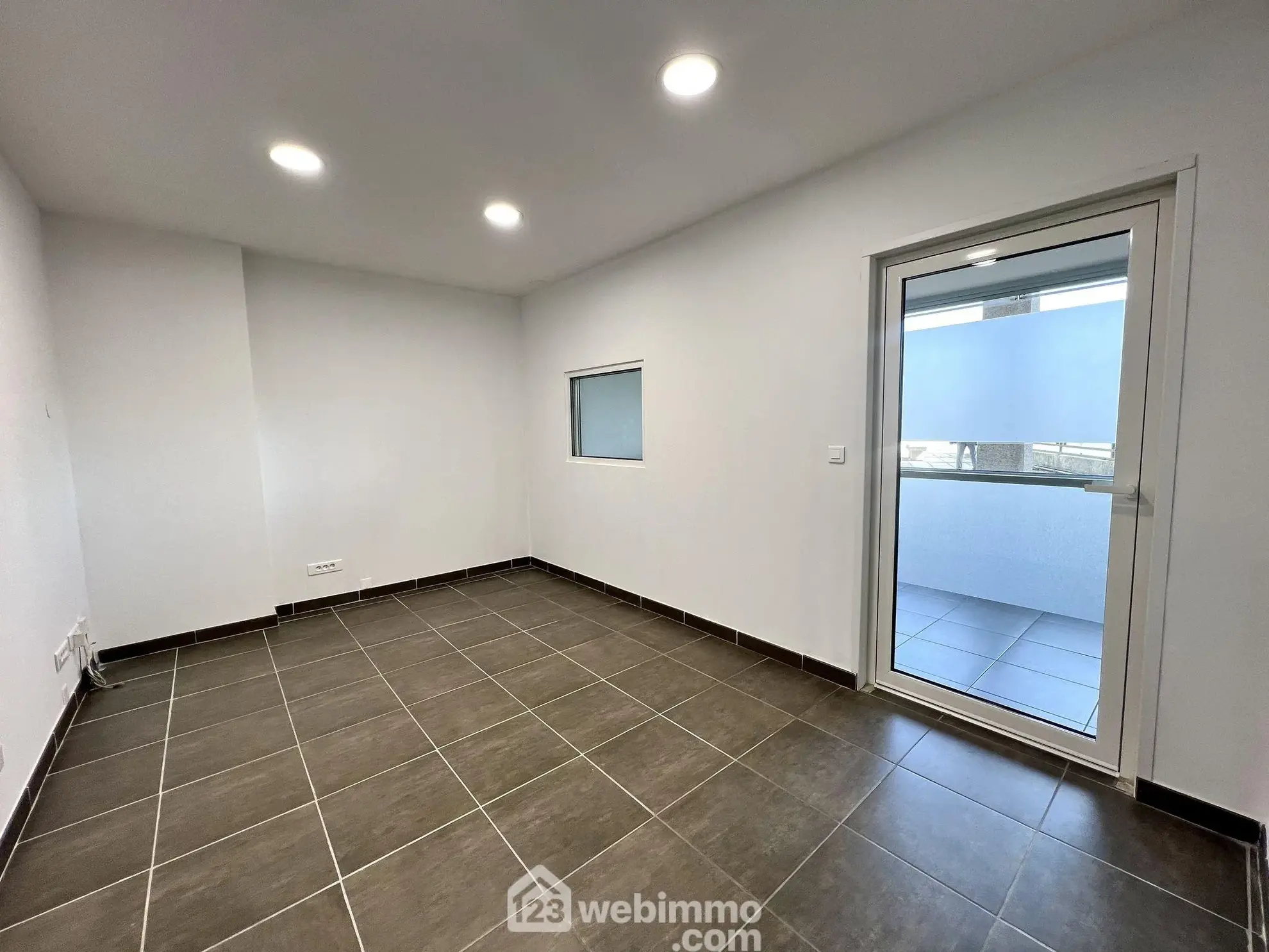 Local commercial de 41 m² à vendre à Bastia, Résidence du Forum du Fango 