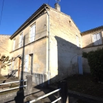 Maison girondine à rénover avec dépendances et appartement à Lestiac-sur-Garonne
