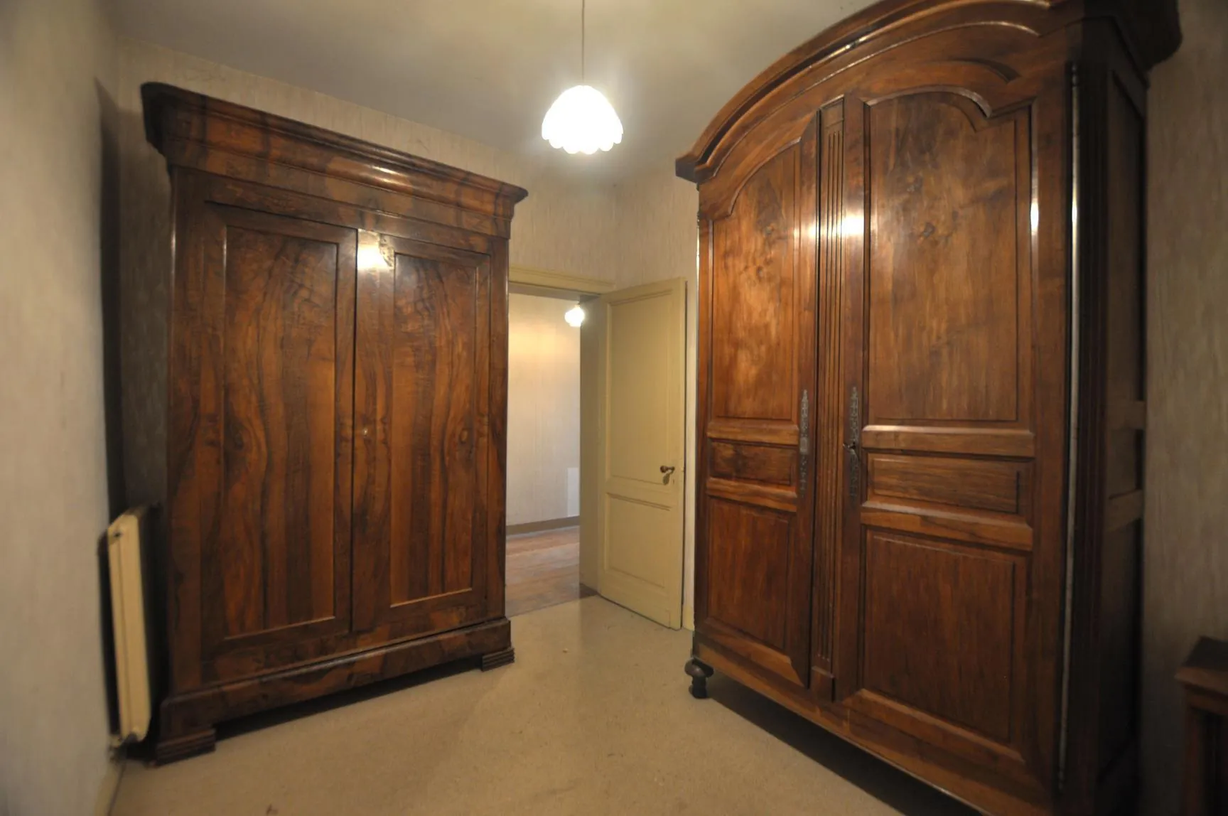 Maison girondine à rénover avec dépendances et appartement à Lestiac-sur-Garonne 