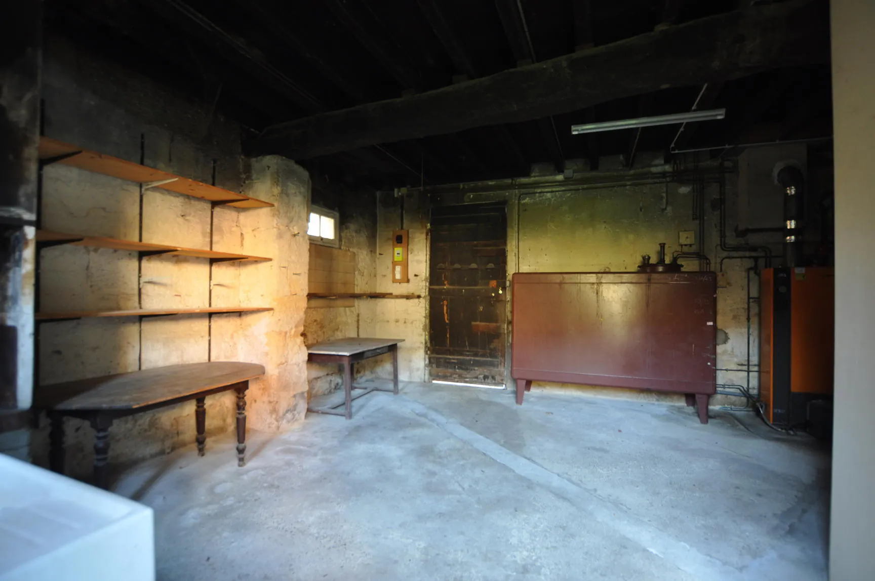 Maison girondine à rénover avec dépendances et appartement à Lestiac-sur-Garonne 