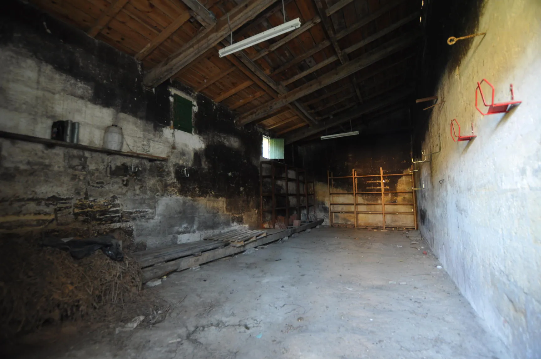 Maison girondine à rénover avec dépendances et appartement à Lestiac-sur-Garonne 