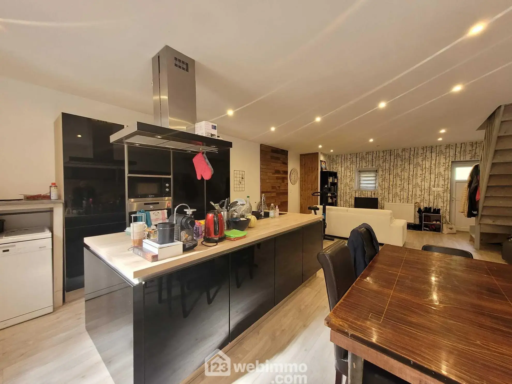 Belleville-sur-Meuse maison de 132 m² avec terrasse et 3 chambres 
