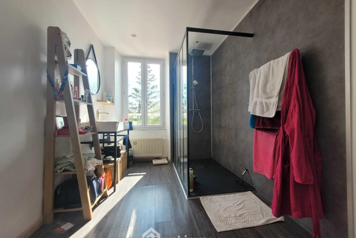 Belleville-sur-Meuse maison de 132 m² avec terrasse et 3 chambres 